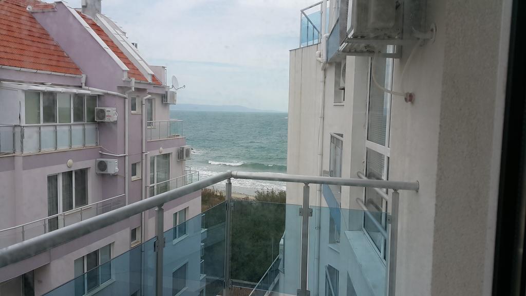 Kraybrezhna Apartment Pomorie Exterior foto